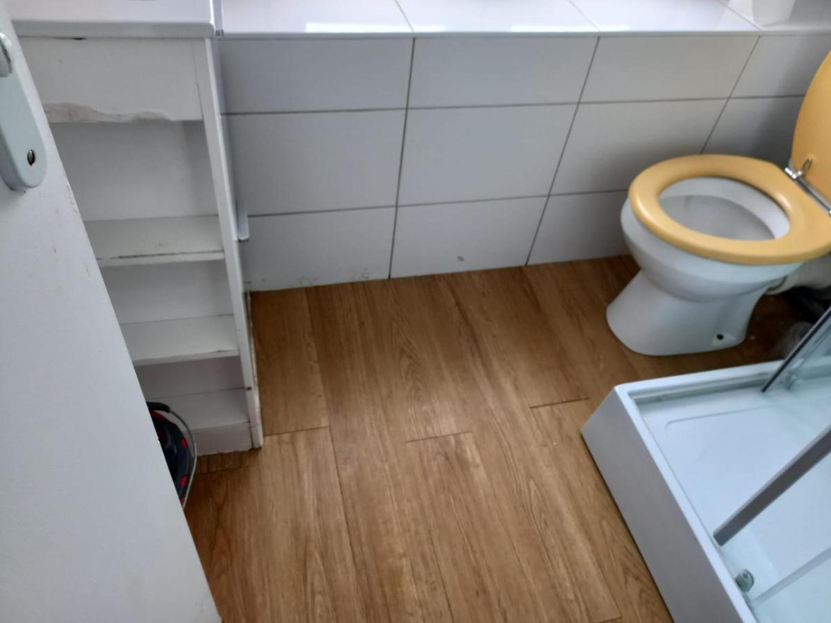 3 Hebergements - Au 1Er Etage 1 Appartement 2 Pieces Et Au 2Eme Etage Un Logement De 2 Chambres Louees Separement Avec Coin Cuisine Et Toilettes A Partager- Dans Pavillon Au Pied Du Rer B A 5 Minutes De Paris Et 30 Mn Stade De France 卡尚 外观 照片